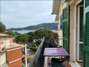 Portovenere a due passi dal mare / parcheggio privato, ampio appartamento fino a 8 persone Portovenere